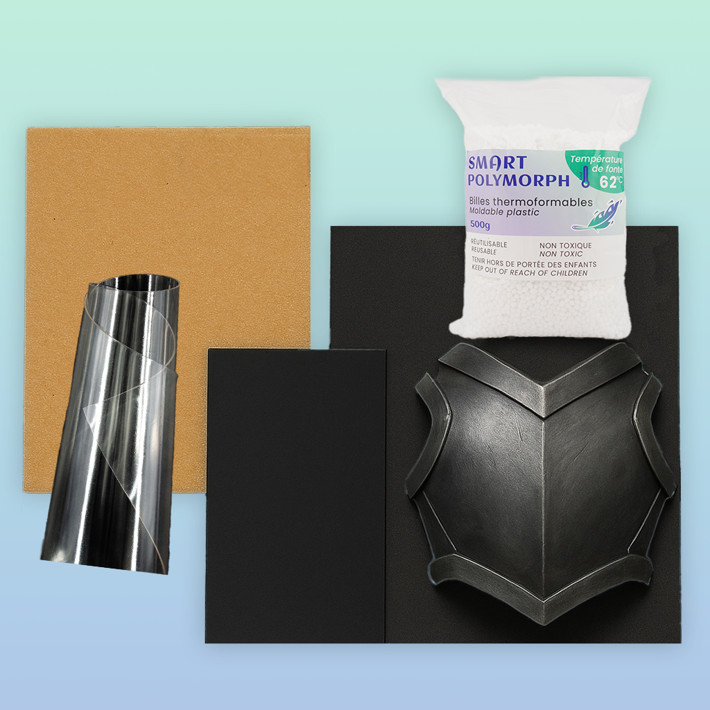 Plaques de Worbla, mousse EVA noire et sachet de Polymorph disposés à plat – matériaux thermoplastiques pour cosplay