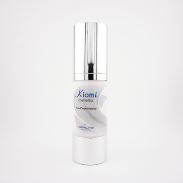 Flacon de face sans bouchon du Bodypaint Kiomi AquaCream blanc C01, format 30 ml avec pompe airless visible