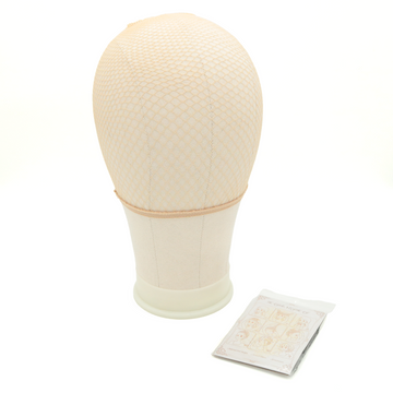 Wig Cap filet beige sur tête à perruque