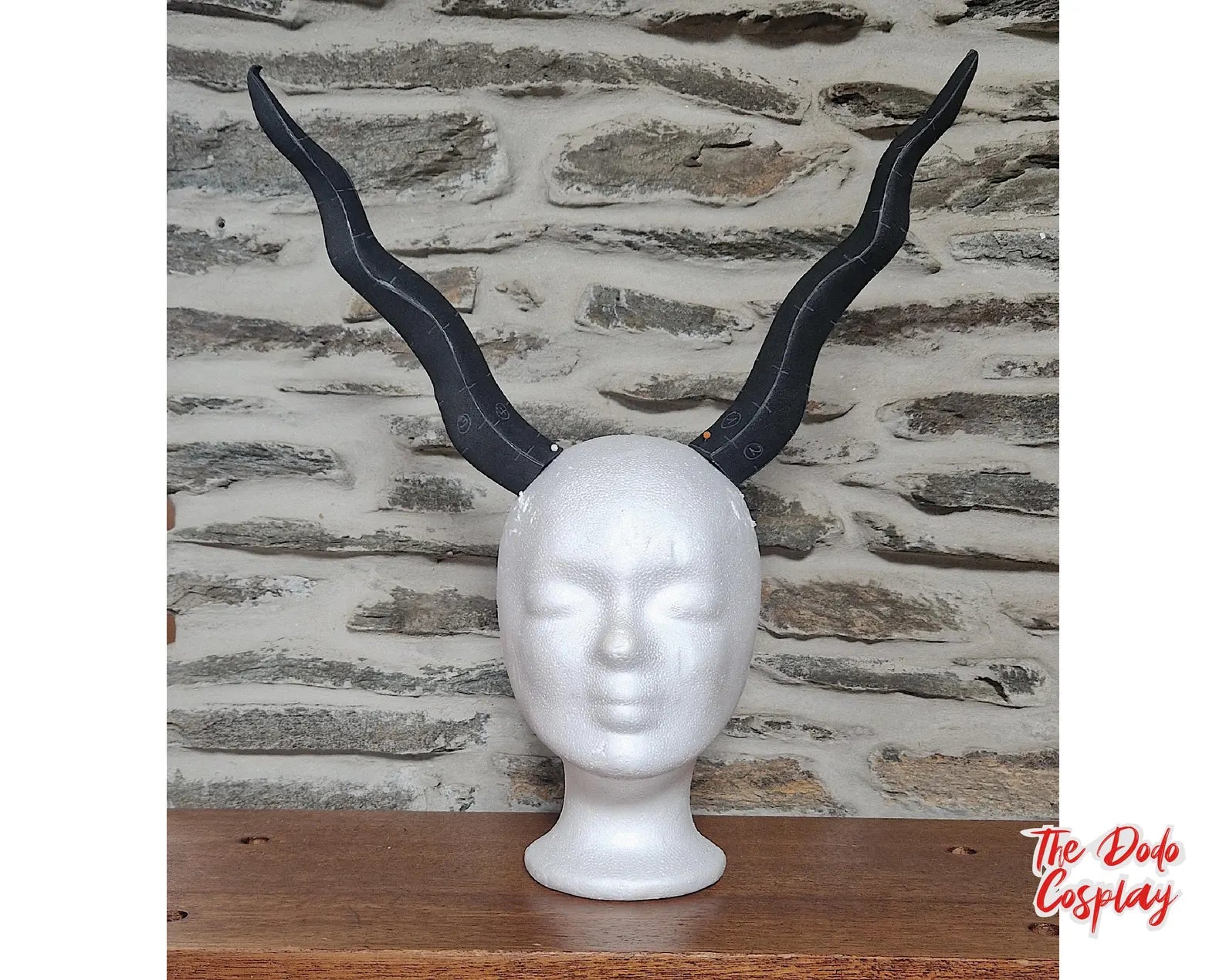  Face avant du modèle numérique cornes ondulées, parfait pour créer des cornes fantasy réalistes 